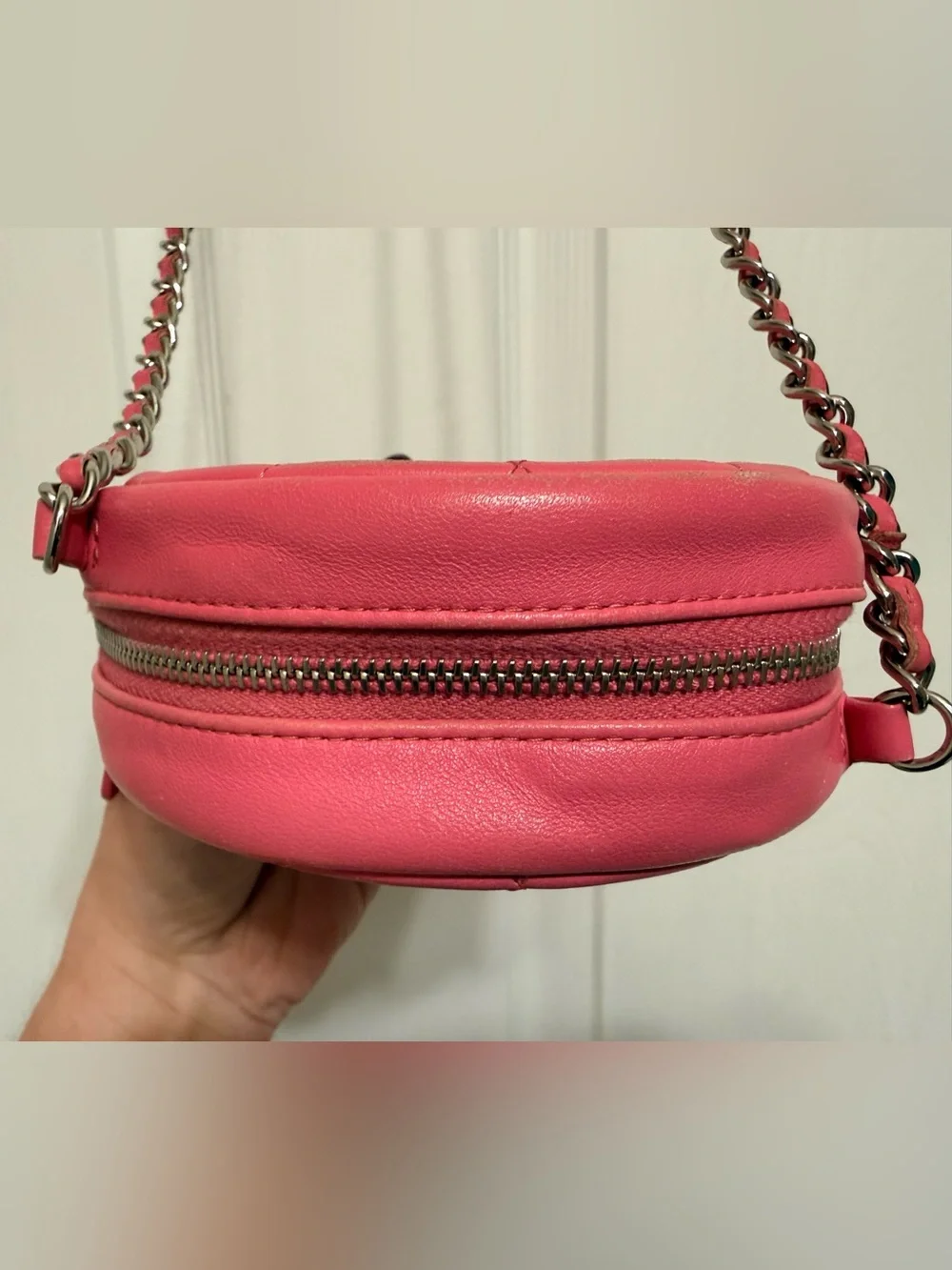 *Authentic* CHANEL - Leather Quilted Crossbody Bag w/ COA